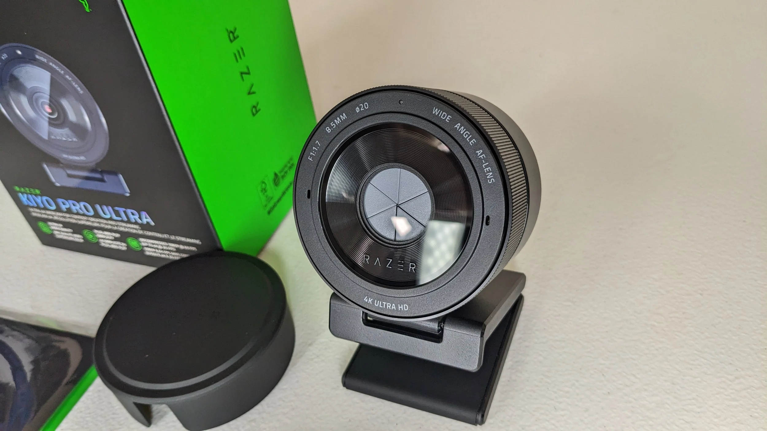 【新品未開封】Razer Kiyo Pro Ultra 4Kウェブカメラ Amazon.co.jp: Razer Kiyo Pro Ultra - ゲーミング カメラ